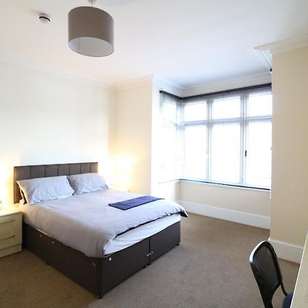 Right Stay Guildford Exterior foto