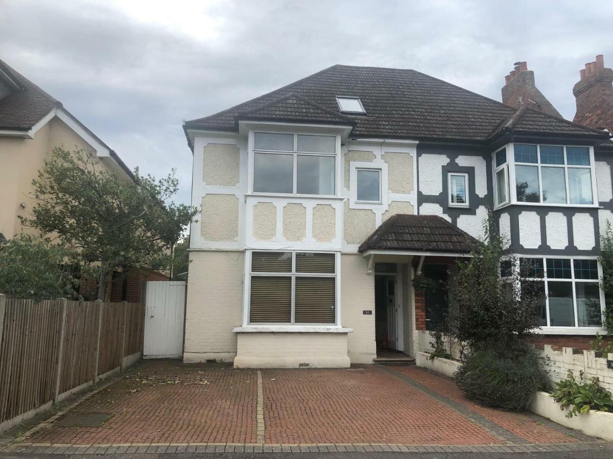 Right Stay Guildford Exterior foto
