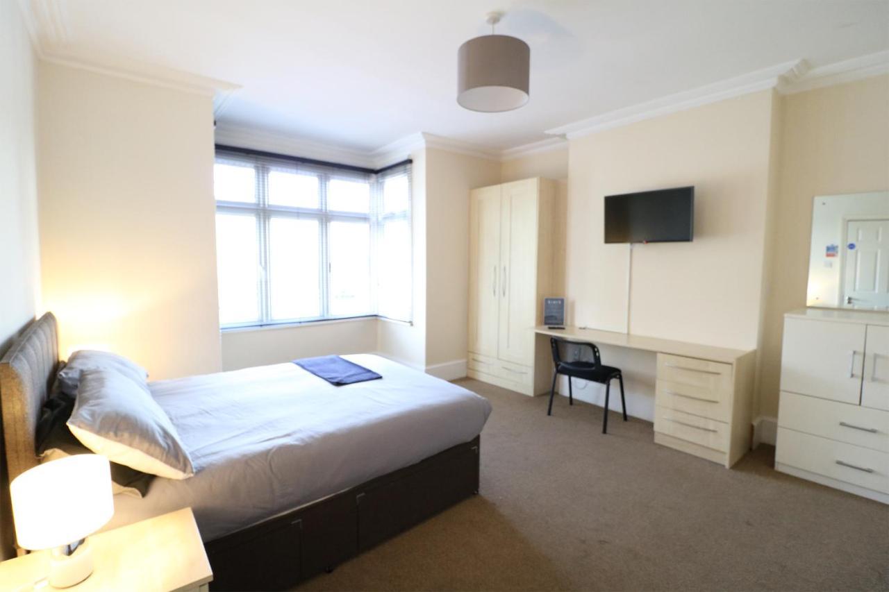 Right Stay Guildford Exterior foto